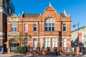 omnibus theatre outside